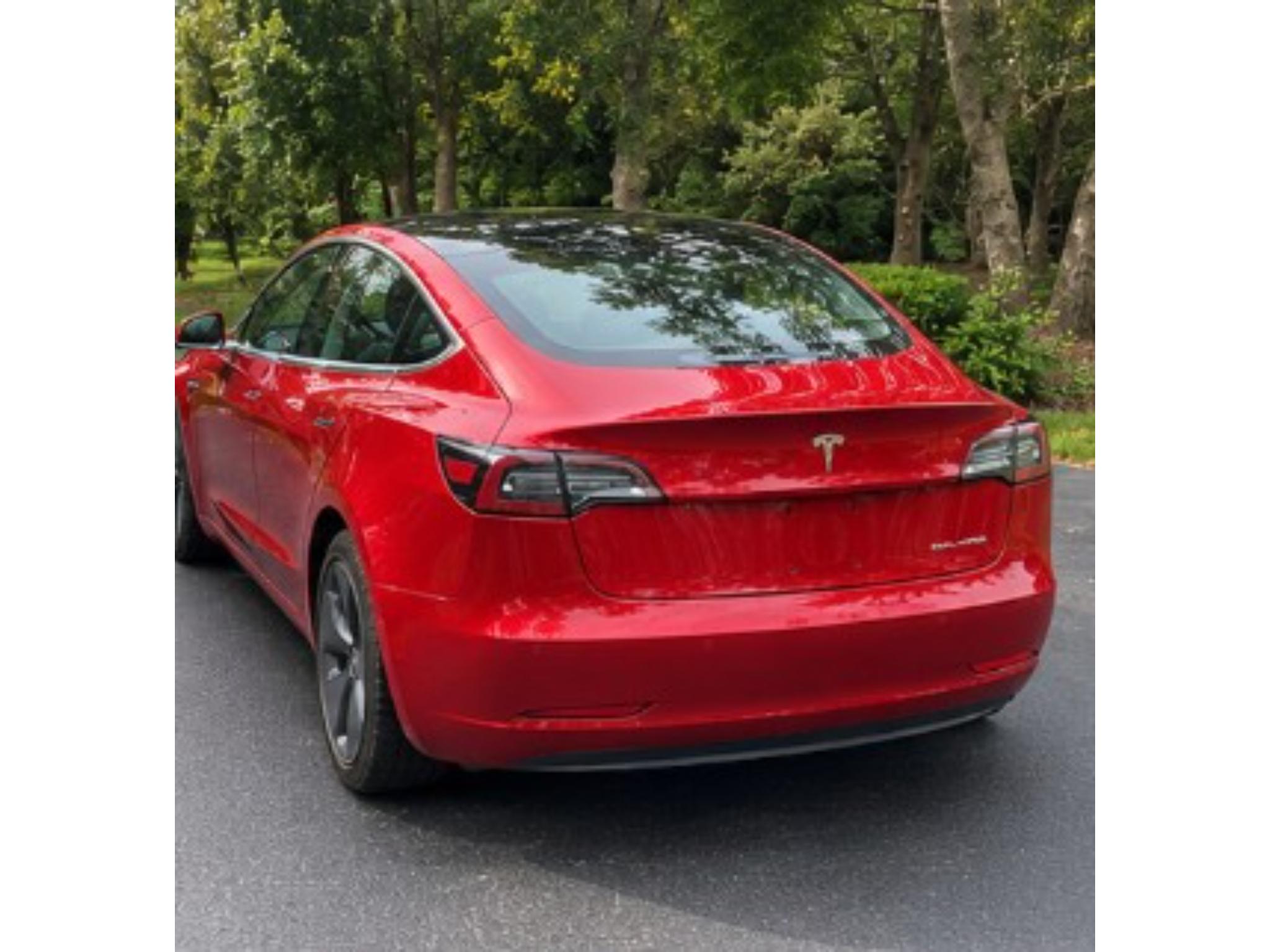tesla model 3 2018 5YJ3E1EB3JF069573 image tesla model 3 2018 5YJ3E1EB3JF069573 image